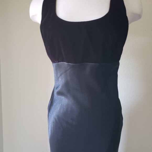 Gorgeous Black Evening/Prom Gown With Tie Back - Picture 10 of 15